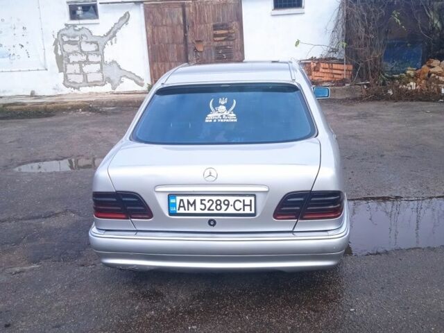 Серый Мерседес Е-Класс, объемом двигателя 4.2 л и пробегом 300 тыс. км за 4000 $, фото 3 на Automoto.ua