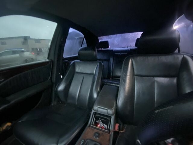 Сірий Мерседес Е-Клас, об'ємом двигуна 2.2 л та пробігом 1000 тис. км за 2700 $, фото 11 на Automoto.ua