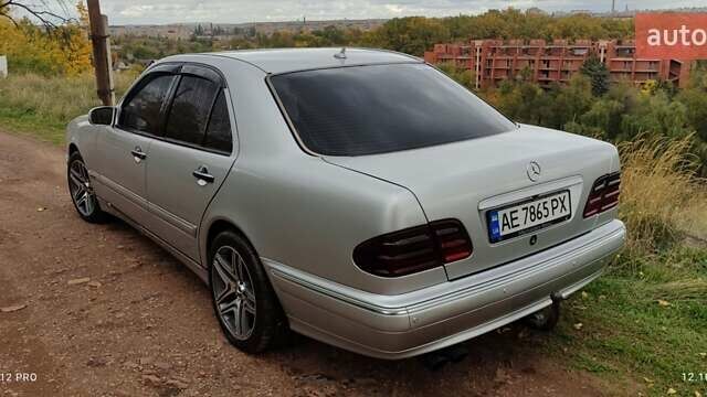 Мерседес Е-Класс 1997 в Кривом Роге на Automoto.ua Серый Мерседес Е-Класс, объемом двигателя 3 л и пробегом 247 тыс. км за 6800 $, фото 8 на Automoto.ua