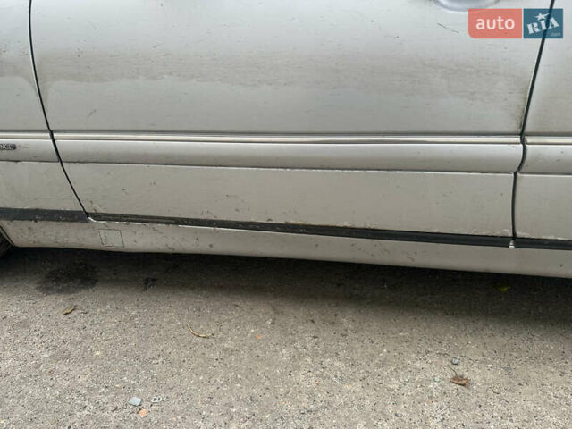 Серый Мерседес Е-Класс, объемом двигателя 2.8 л и пробегом 350 тыс. км за 1700 $, фото 6 на Automoto.ua