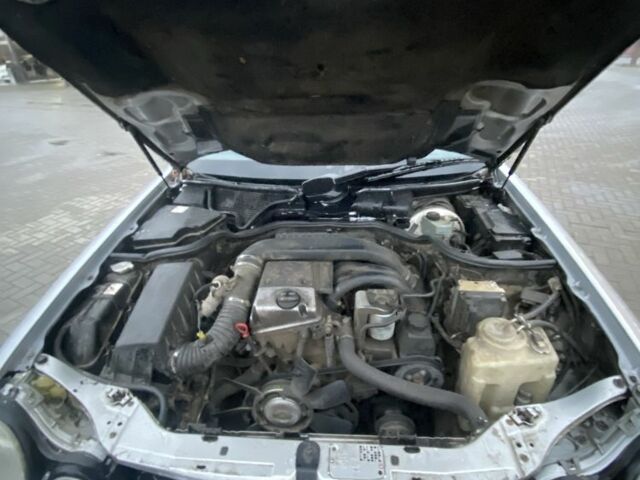 Сірий Мерседес Е-Клас, об'ємом двигуна 2.2 л та пробігом 1000 тис. км за 2700 $, фото 12 на Automoto.ua