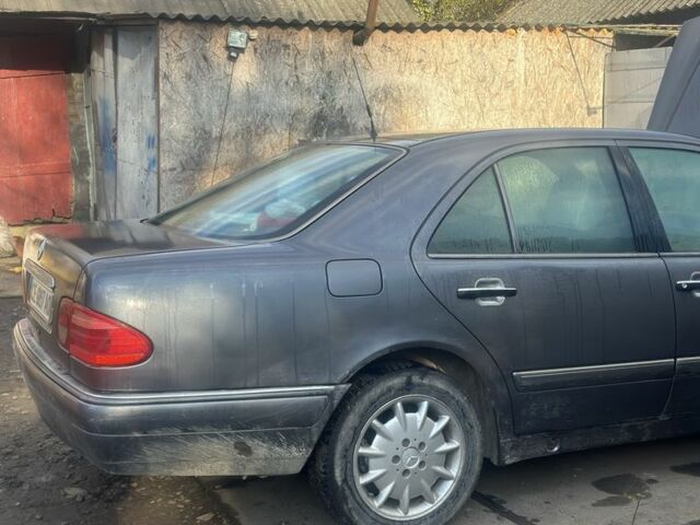 Серый Мерседес Е-Класс, объемом двигателя 2 л и пробегом 3 тыс. км за 2500 $, фото 7 на Automoto.ua