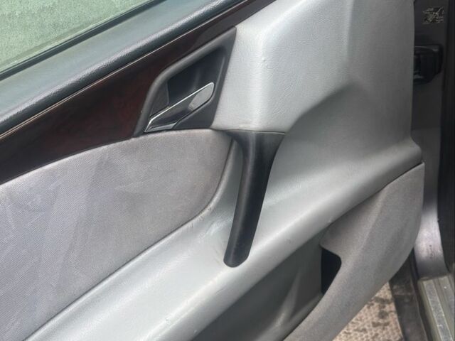 Серый Мерседес Е-Класс, объемом двигателя 2 л и пробегом 3 тыс. км за 2500 $, фото 2 на Automoto.ua