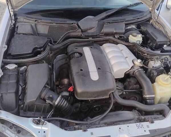 Сірий Мерседес Е-Клас, об'ємом двигуна 2.2 л та пробігом 400 тис. км за 4650 $, фото 17 на Automoto.ua