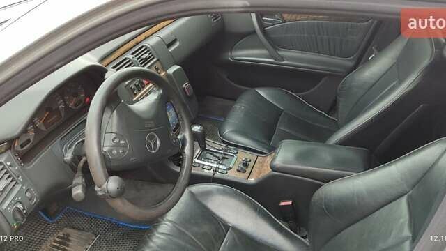 Мерседес Е-Класс 1997 в Кривом Роге на Automoto.ua Серый Мерседес Е-Класс, объемом двигателя 3 л и пробегом 247 тыс. км за 6800 $, фото 3 на Automoto.ua