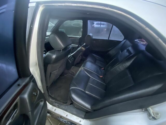 Сірий Мерседес Е-Клас, об'ємом двигуна 2.2 л та пробігом 1000 тис. км за 2700 $, фото 6 на Automoto.ua