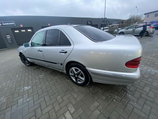 Сірий Мерседес Е-Клас, об'ємом двигуна 2.2 л та пробігом 1000 тис. км за 2700 $, фото 4 на Automoto.ua