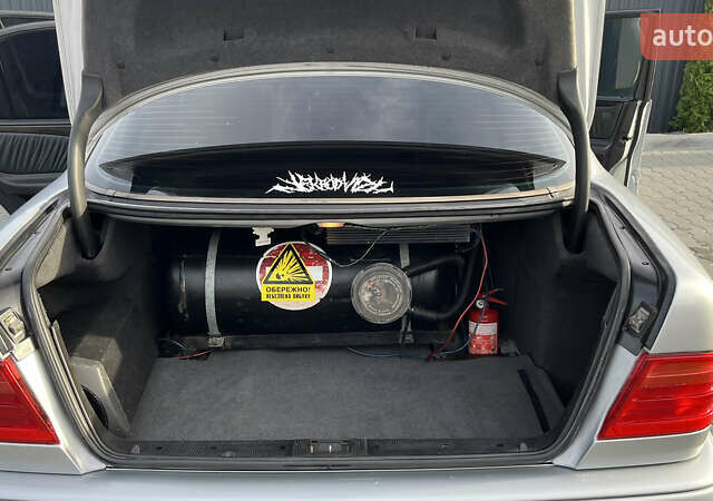 Серый Мерседес Е-Класс, объемом двигателя 2.8 л и пробегом 346 тыс. км за 4800 $, фото 26 на Automoto.ua