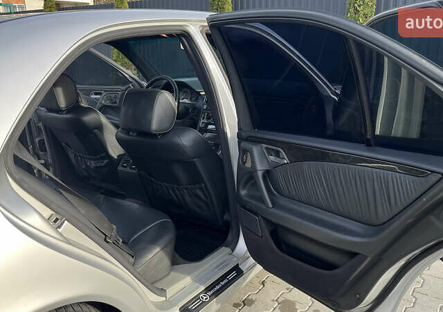 Серый Мерседес Е-Класс, объемом двигателя 2.8 л и пробегом 346 тыс. км за 4800 $, фото 27 на Automoto.ua