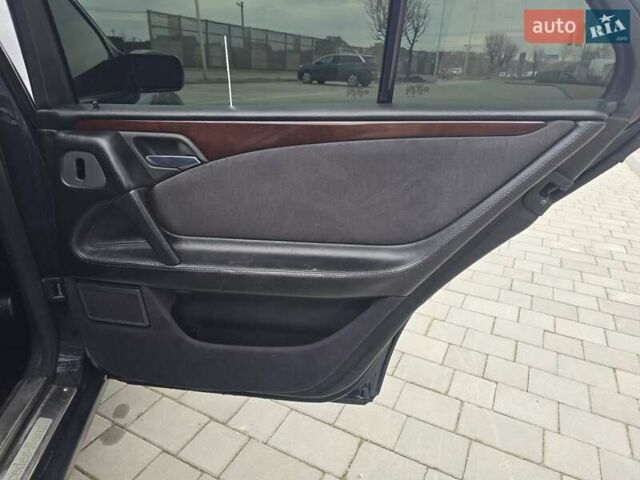Сірий Мерседес Е-Клас, об'ємом двигуна 2 л та пробігом 245 тис. км за 3750 $, фото 37 на Automoto.ua