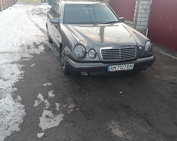 Сірий Мерседес Е-Клас, об'ємом двигуна 3 л та пробігом 180 тис. км за 5800 $, фото 7 на Automoto.ua