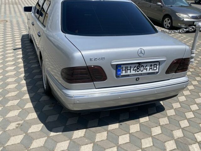 Серый Мерседес Е-Класс, объемом двигателя 2.4 л и пробегом 298 тыс. км за 1999 $, фото 2 на Automoto.ua