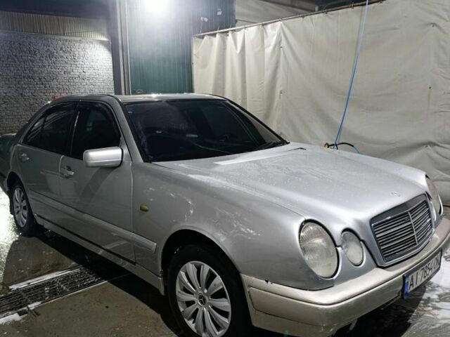 Серый Мерседес Е-Класс, объемом двигателя 2.2 л и пробегом 340 тыс. км за 2550 $, фото 7 на Automoto.ua