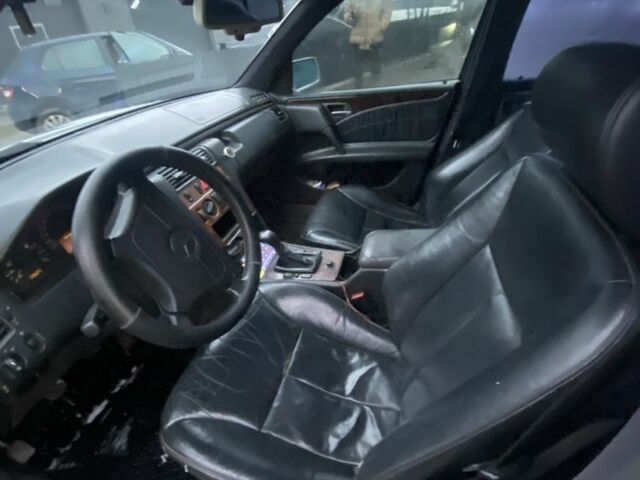 Сірий Мерседес Е-Клас, об'ємом двигуна 2.2 л та пробігом 1000 тис. км за 2700 $, фото 9 на Automoto.ua