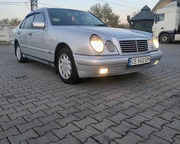 Сірий Мерседес Е-Клас, об'ємом двигуна 2.2 л та пробігом 400 тис. км за 4650 $, фото 7 на Automoto.ua