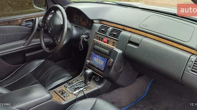 Мерседес Е-Класс 1997 в Кривом Роге на Automoto.ua Серый Мерседес Е-Класс, объемом двигателя 3 л и пробегом 247 тыс. км за 6800 $, фото 4 на Automoto.ua