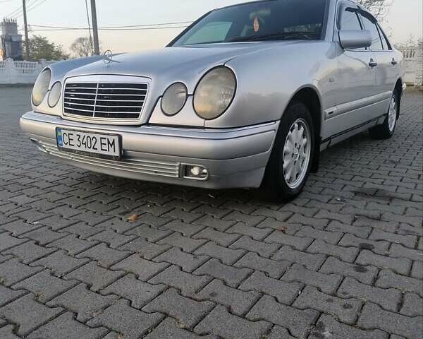 Сірий Мерседес Е-Клас, об'ємом двигуна 2.2 л та пробігом 400 тис. км за 4650 $, фото 9 на Automoto.ua