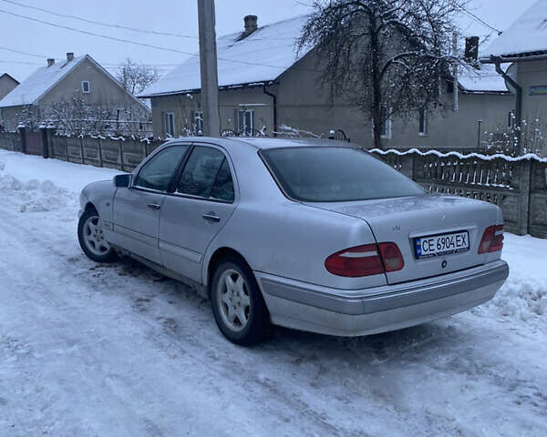 Серый Мерседес Е-Класс, объемом двигателя 2.3 л и пробегом 328 тыс. км за 2700 $, фото 3 на Automoto.ua