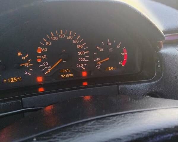 Сірий Мерседес Е-Клас, об'ємом двигуна 2.2 л та пробігом 400 тис. км за 4650 $, фото 12 на Automoto.ua