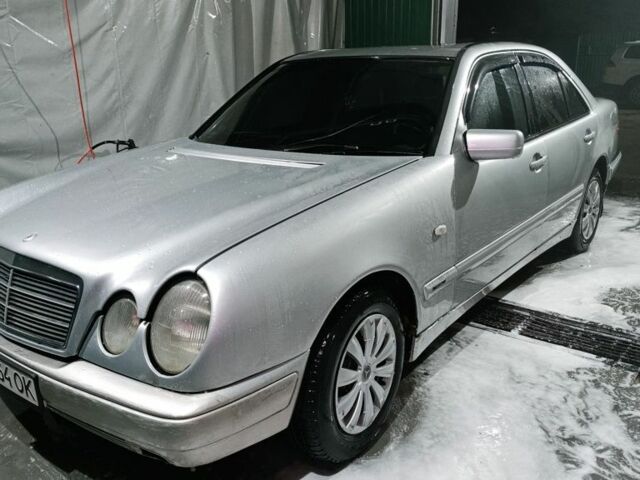 Серый Мерседес Е-Класс, объемом двигателя 2.2 л и пробегом 340 тыс. км за 2550 $, фото 9 на Automoto.ua