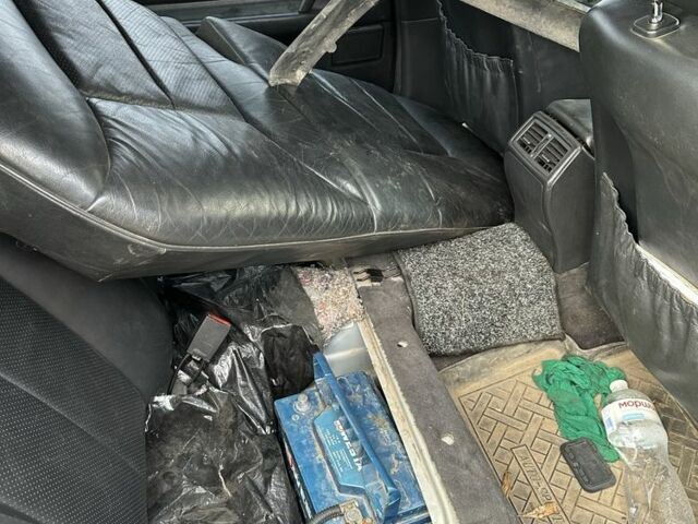 Серый Мерседес Е-Класс, объемом двигателя 4.2 л и пробегом 1 тыс. км за 2300 $, фото 7 на Automoto.ua