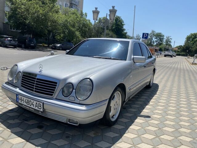 Сірий Мерседес Е-Клас, об'ємом двигуна 2.4 л та пробігом 298 тис. км за 3400 $, фото 1 на Automoto.ua