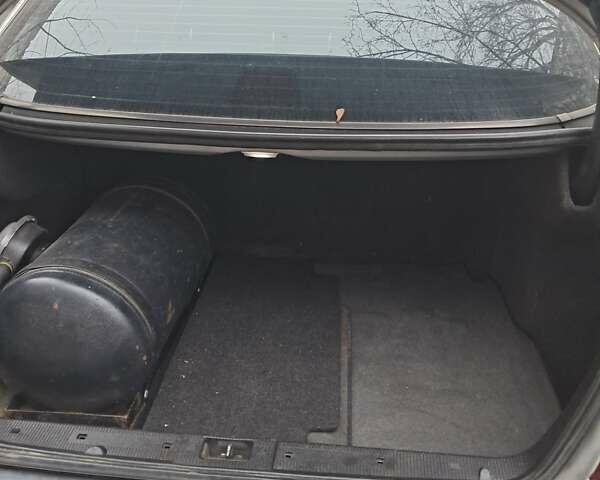 Серый Мерседес Е-Класс, объемом двигателя 2.3 л и пробегом 401 тыс. км за 3100 $, фото 2 на Automoto.ua