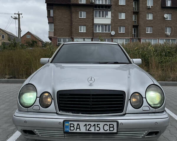 Сірий Мерседес Е-Клас, об'ємом двигуна 4.27 л та пробігом 415 тис. км за 5000 $, фото 6 на Automoto.ua