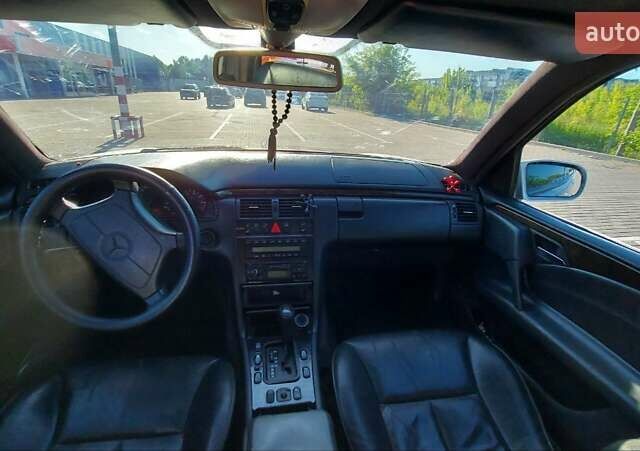 Сірий Мерседес Е-Клас, об'ємом двигуна 2.8 л та пробігом 350 тис. км за 2499 $, фото 6 на Automoto.ua