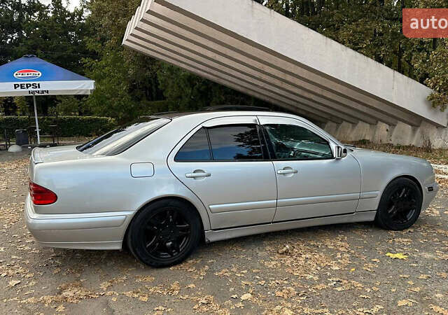 Сірий Мерседес Е-Клас, об'ємом двигуна 3 л та пробігом 382 тис. км за 5000 $, фото 27 на Automoto.ua