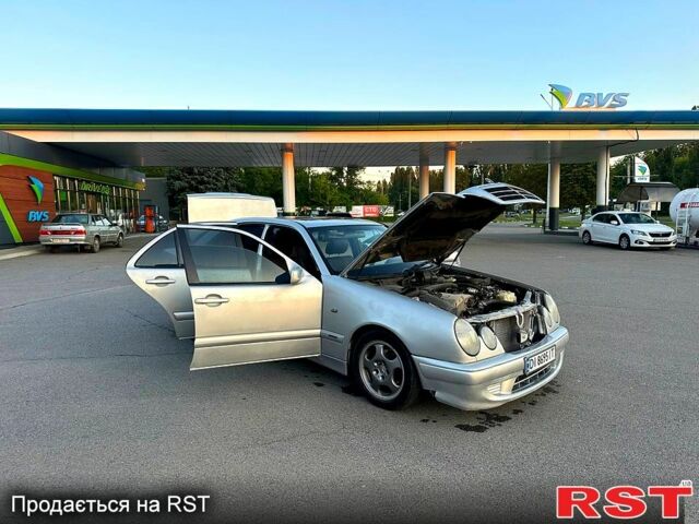 Серый Мерседес Е-Класс, объемом двигателя 2 л и пробегом 350 тыс. км за 3350 $, фото 5 на Automoto.ua