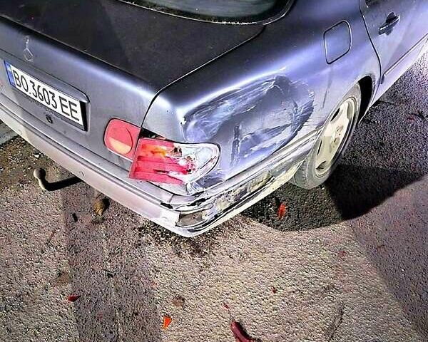 Сірий Мерседес Е-Клас, об'ємом двигуна 2.8 л та пробігом 450 тис. км за 1500 $, фото 6 на Automoto.ua