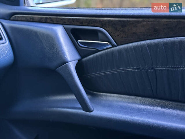 Сірий Мерседес Е-Клас, об'ємом двигуна 3.2 л та пробігом 353 тис. км за 6000 $, фото 65 на Automoto.ua