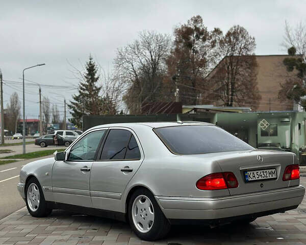 Серый Мерседес Е-Класс, объемом двигателя 3.2 л и пробегом 580 тыс. км за 3900 $, фото 3 на Automoto.ua