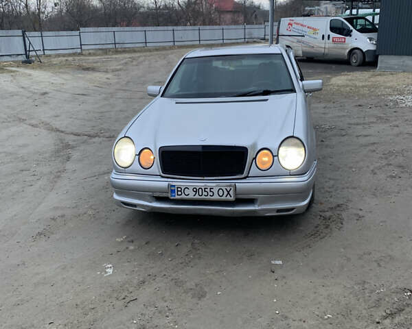 Серый Мерседес Е-Класс, объемом двигателя 2.4 л и пробегом 370 тыс. км за 2800 $, фото 11 на Automoto.ua