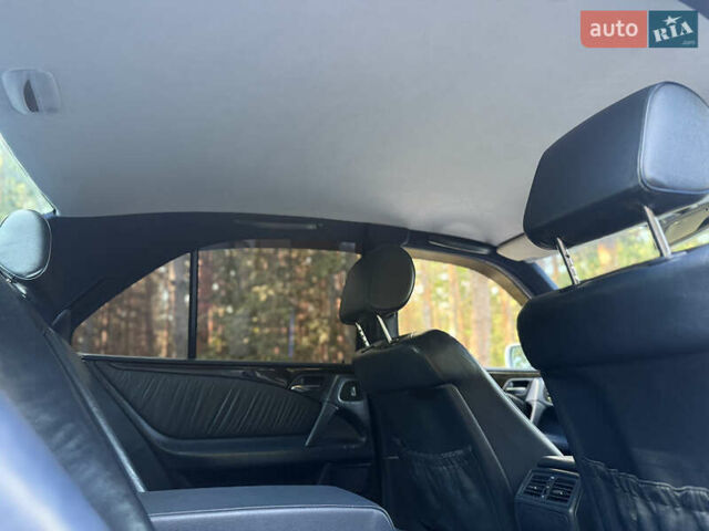 Сірий Мерседес Е-Клас, об'ємом двигуна 3.2 л та пробігом 353 тис. км за 6000 $, фото 44 на Automoto.ua