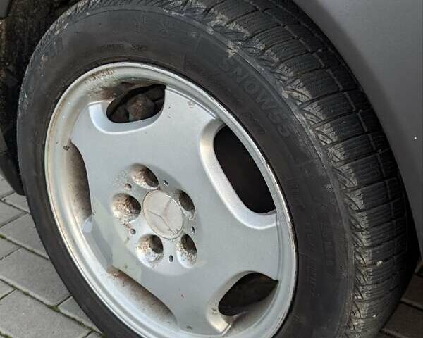 Серый Мерседес Е-Класс, объемом двигателя 2.8 л и пробегом 456 тыс. км за 2799 $, фото 23 на Automoto.ua