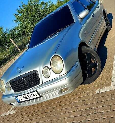 Сірий Мерседес Е-Клас, об'ємом двигуна 2.8 л та пробігом 350 тис. км за 2499 $, фото 3 на Automoto.ua