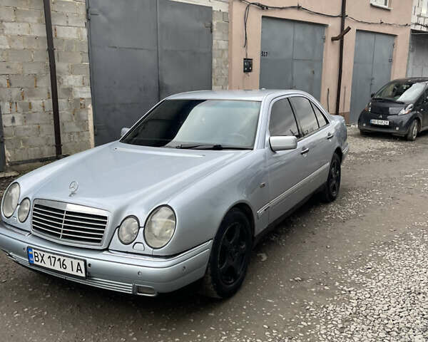 Серый Мерседес Е-Класс, объемом двигателя 3.2 л и пробегом 380 тыс. км за 2750 $, фото 8 на Automoto.ua