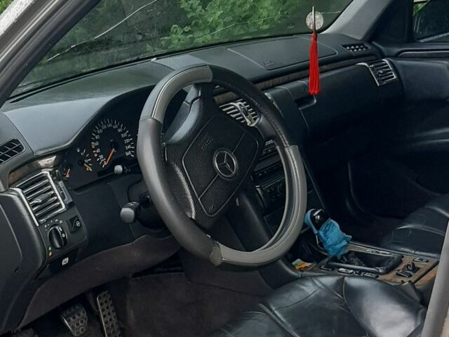 Сірий Мерседес Е-Клас, об'ємом двигуна 2.8 л та пробігом 520 тис. км за 2600 $, фото 6 на Automoto.ua