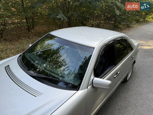 Сірий Мерседес Е-Клас, об'ємом двигуна 3.2 л та пробігом 353 тис. км за 6000 $, фото 20 на Automoto.ua