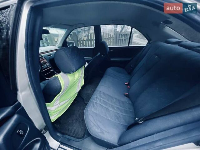 Сірий Мерседес Е-Клас, об'ємом двигуна 2.4 л та пробігом 460 тис. км за 2700 $, фото 6 на Automoto.ua