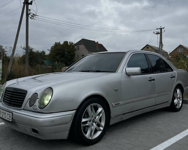 Сірий Мерседес Е-Клас, об'ємом двигуна 4.27 л та пробігом 415 тис. км за 5000 $, фото 7 на Automoto.ua