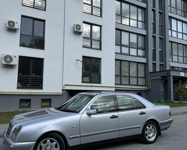 Мерседес Е-Класс 1998 в Львове на Automoto.ua Серый Мерседес Е-Класс, объемом двигателя 3 л и пробегом 569 тыс. км за 4900 $, фото 8 на Automoto.ua