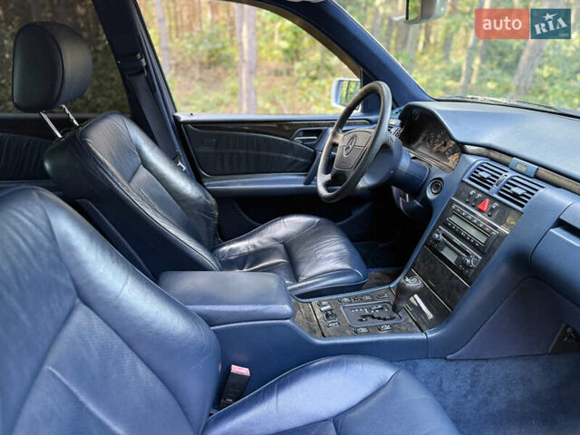 Сірий Мерседес Е-Клас, об'ємом двигуна 3.2 л та пробігом 353 тис. км за 6000 $, фото 16 на Automoto.ua