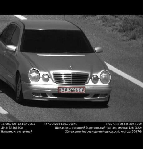 Мерседес Е-Класс 1998 в Киеве на Automoto.ua Серый Мерседес Е-Класс, объемом двигателя 3 л и пробегом 227 тыс. км за 4900 $, фото 9 на Automoto.ua