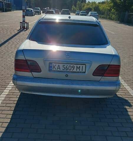 Сірий Мерседес Е-Клас, об'ємом двигуна 2.8 л та пробігом 350 тис. км за 2499 $, фото 2 на Automoto.ua