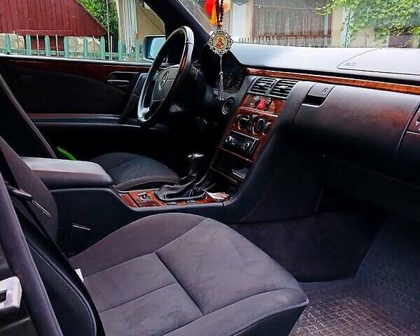 Сірий Мерседес Е-Клас, об'ємом двигуна 2.8 л та пробігом 450 тис. км за 1500 $, фото 1 на Automoto.ua