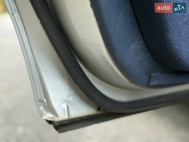 Сірий Мерседес Е-Клас, об'ємом двигуна 3.2 л та пробігом 353 тис. км за 6000 $, фото 37 на Automoto.ua