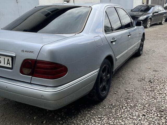 Мерседес Е-Класс 1998 в Виннице на Automoto.ua Серый Мерседес Е-Класс, объемом двигателя 3.2 л и пробегом 275 тыс. км за 2999 $, фото 3 на Automoto.ua